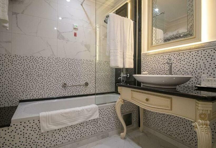 اتاق دلوکس با چشم‌انداز پارک, Residence City Garden   Certificate Of Excellence 3rd Place In Top 10 Best Five Stars City Hotels Fo