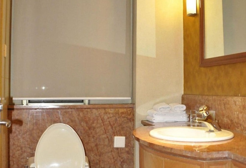 Deluxe Room, World Trade