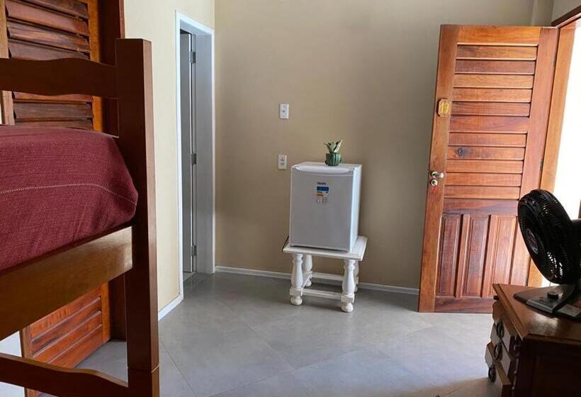 Quarto Quadruple Standart com Varanda, Pousada Mucuripe
