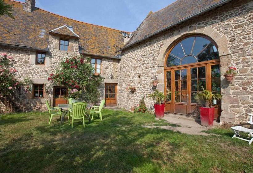 اتاق خانوادگی, Chambres D'hôtes Du Manoir Du Haut Salmon