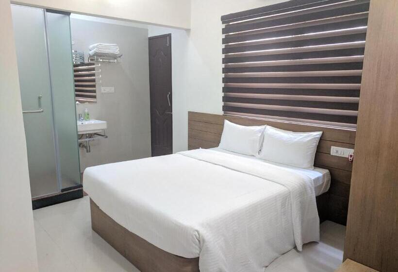 스탠다드 스튜디오, Clyford Suites
