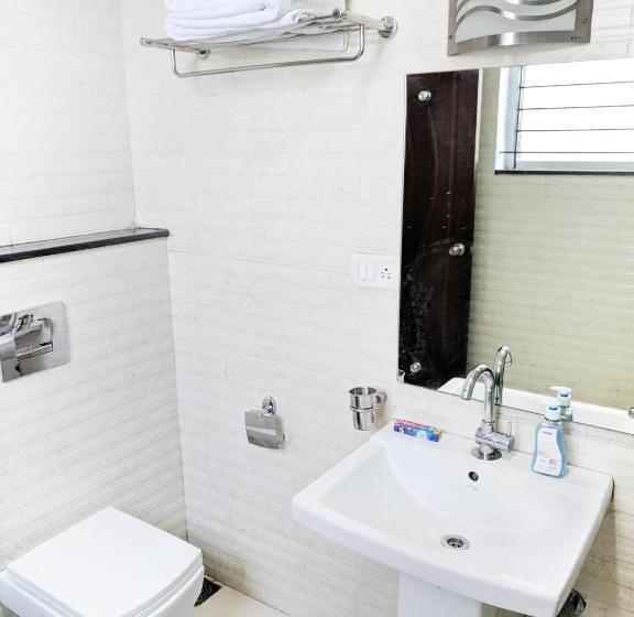 스탠다드 스튜디오, Clyford Suites