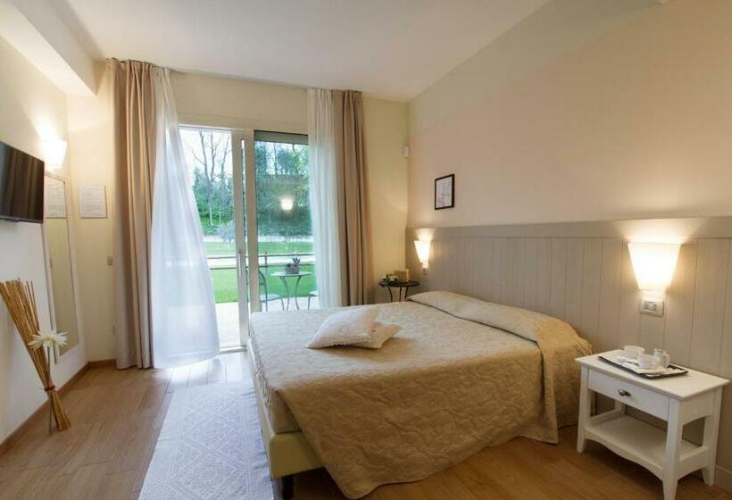 Номер Стандарт Вид на Бассейн, Agriturismo Ai Prati