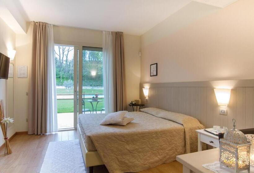 Номер Стандарт Вид на Бассейн, Agriturismo Ai Prati