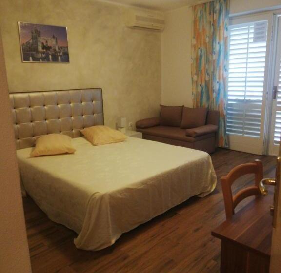 اتاق استاندارد با بالکن و چشم‌انداز دریا, Guest House Vila Luka