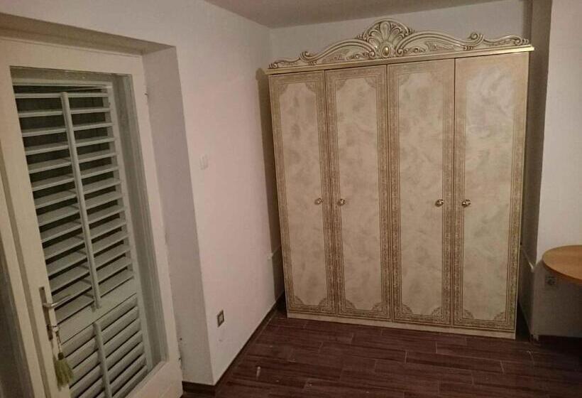 اتاق استاندارد با چشم‌انداز باغ, Guest House Vila Luka