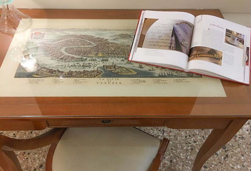 اتاق لوکس با بالکن, Palazzo Vitturi
