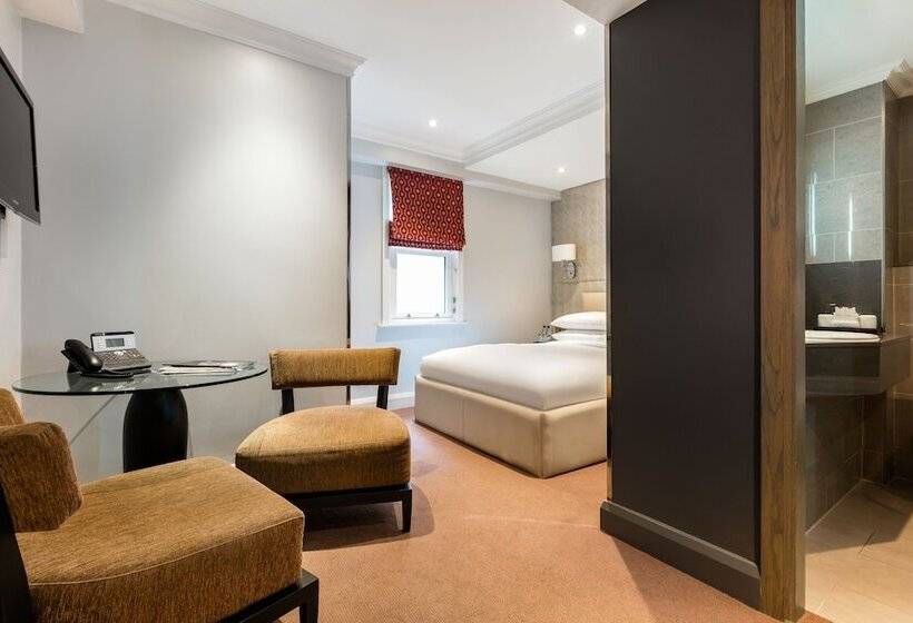 Номер Стандарт, Radisson Blu Hotel, London Mercer Street
