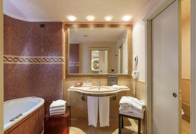 Suite with Terrace, Romano Palace Luxury