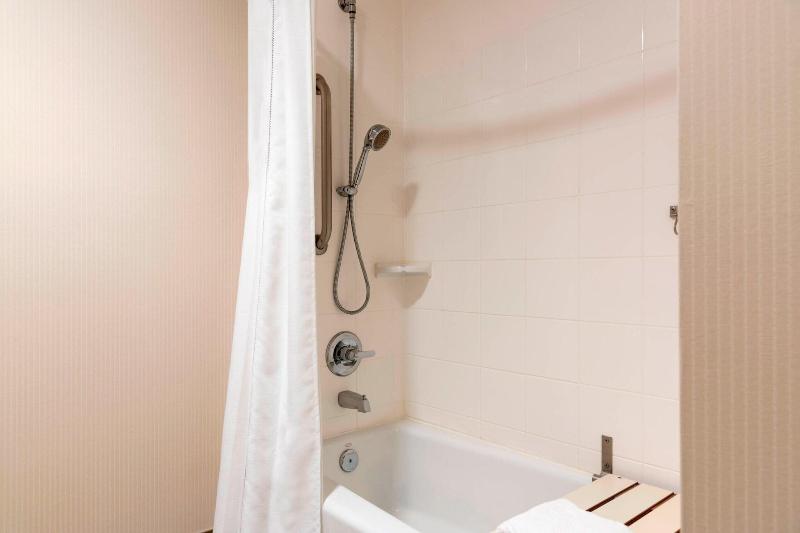 エクゼクティブルーム, Crowne Plaza Torreon, An Ihg