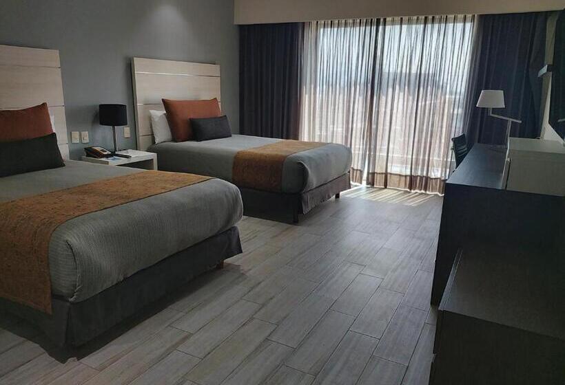 Номер Deluxe, Real Inn Perinorte