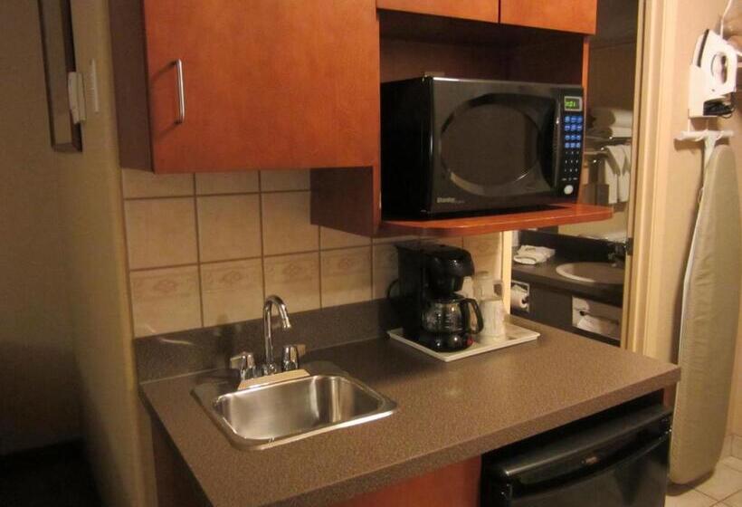 Люкс Deluxe Кровать Кинг, Super 8 By Wyndham Fort St. John Bc