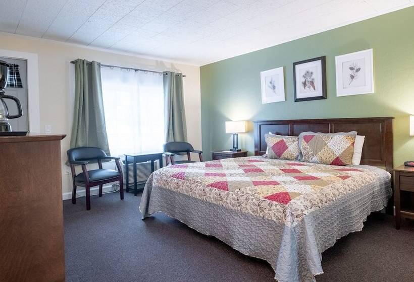 Семейный Номер, Acadia Pines Motel