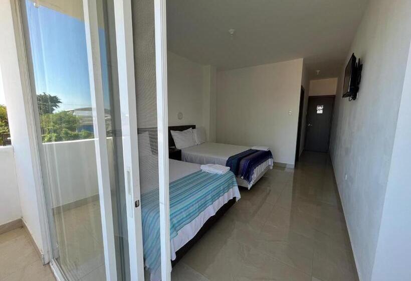 Четырехместный Номер Стандарт с Балконом, Mare S&m Casa Hostal