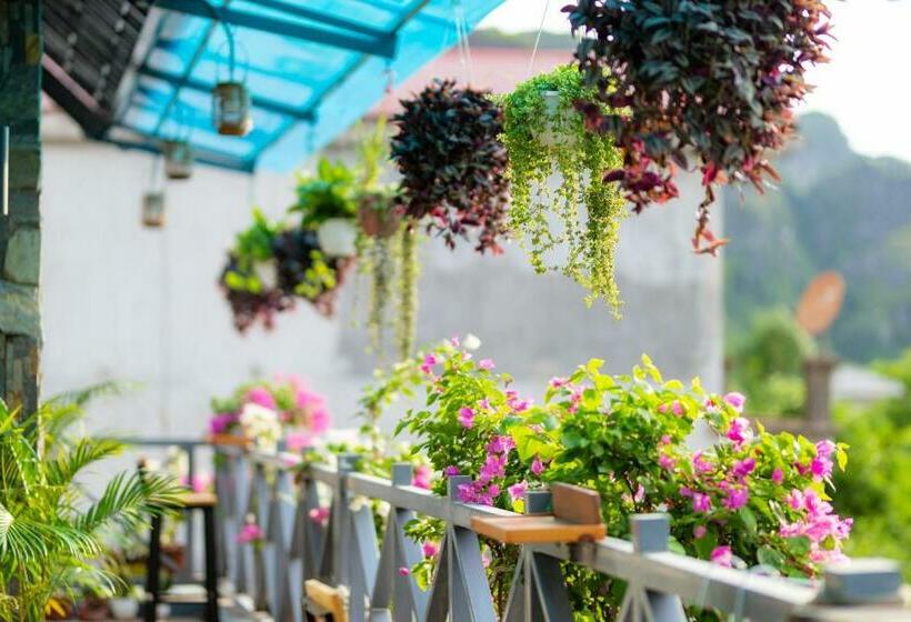اتاق استاندارد با چشم‌انداز کوهستان, An Thái Homestay And Bar