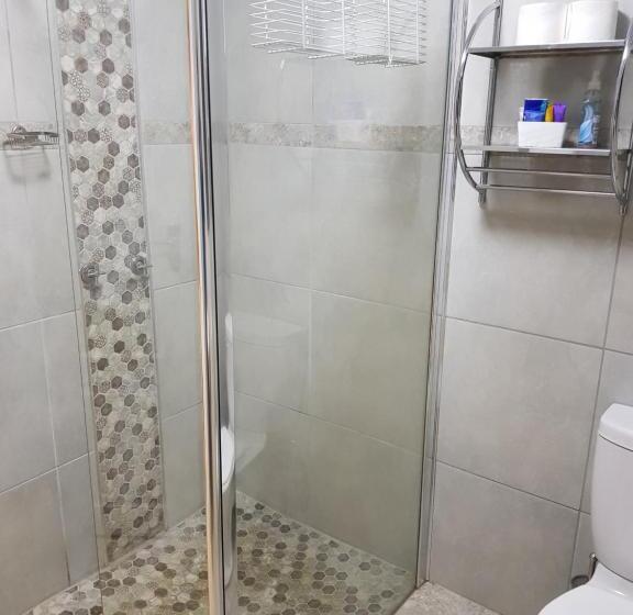 اتاق عادی, Huis Van Seisoene