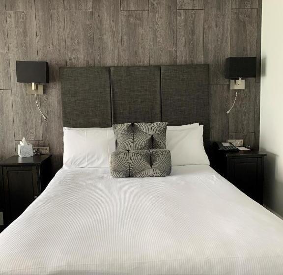 اتاق خانوادگی با چشم‌انداز دریا, Cumberland Hotel   Oceana Collection