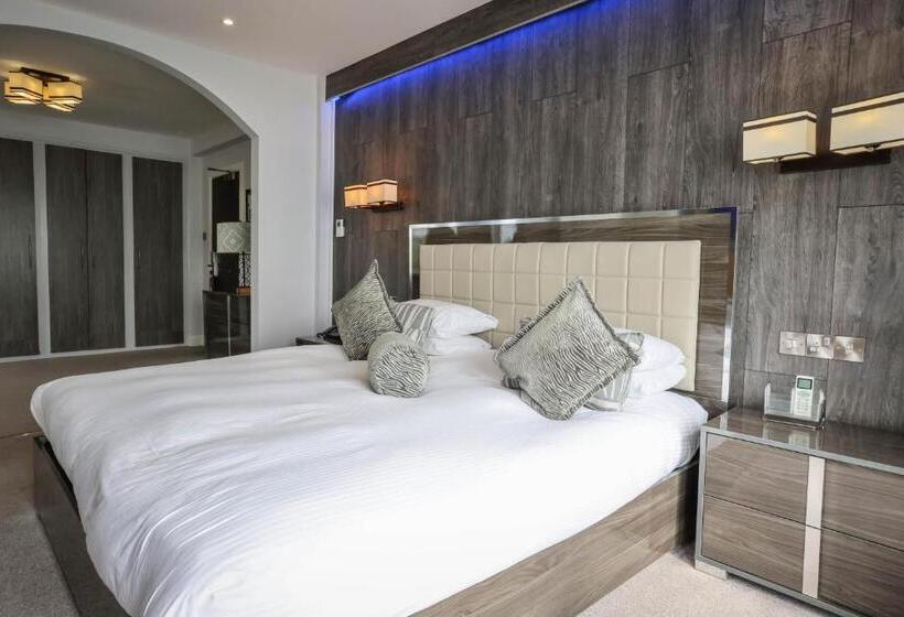 سوییت با چشم‌انداز دریا, Cumberland Hotel   Oceana Collection