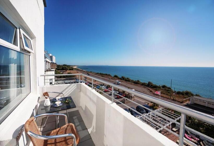 اتاق استاندارد با بالکن و چشم‌انداز دریا, Cumberland Hotel   Oceana Collection