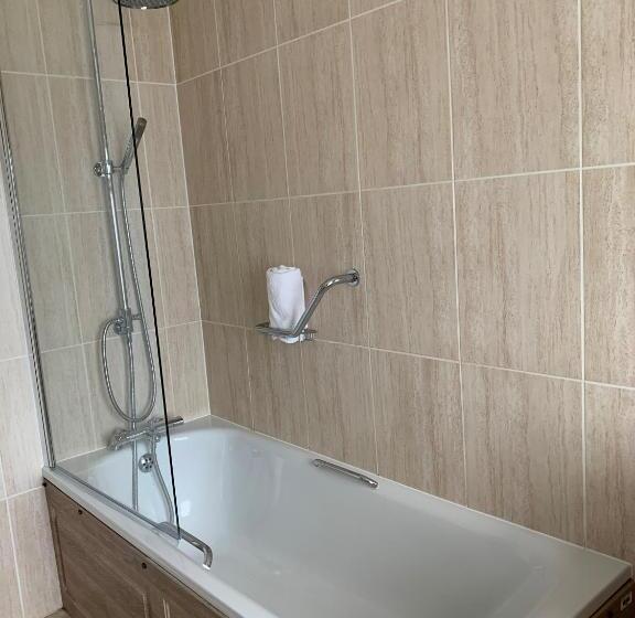 اتاق خانوادگی با چشم‌انداز دریا, Cumberland Hotel   Oceana Collection