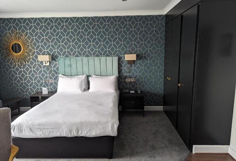 اتاق سوپریور با چشم‌انداز دریا و بالکن, Cumberland Hotel   Oceana Collection