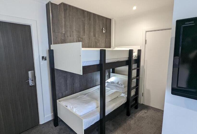اتاق خانوادگی با چشم‌انداز دریا, Cumberland Hotel   Oceana Collection
