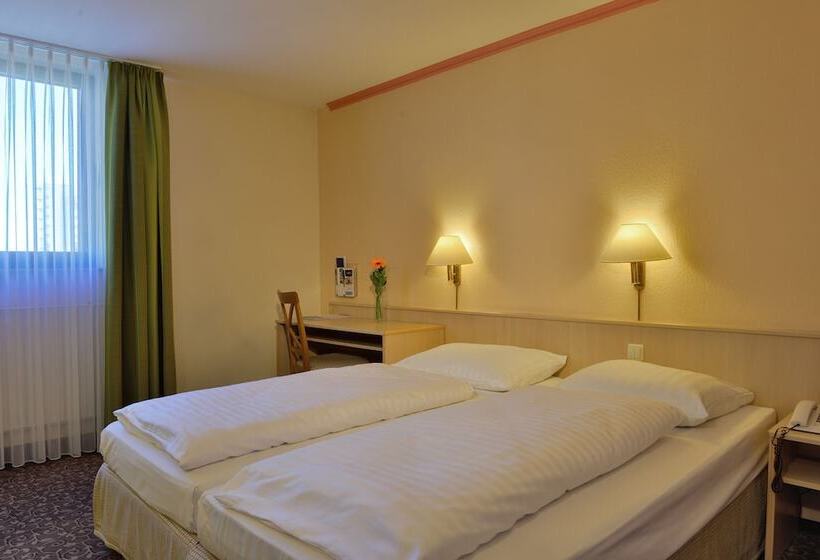 Номер Стандарт, Plaza Inn Leonberg