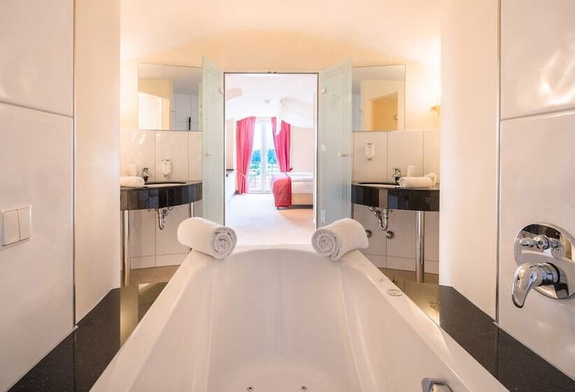 Люкс, Best Western Premier Castanea Resort
