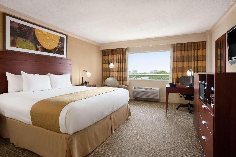 اتاق استاندارد با تخت بزرگ, Doubletree By Hilton Hotel Dallas – Love Field