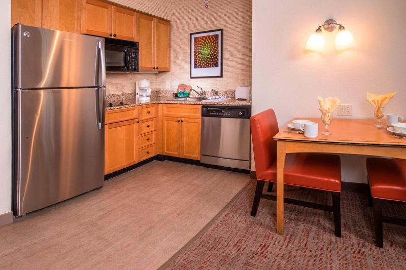 스위트, Residence Inn Frederick