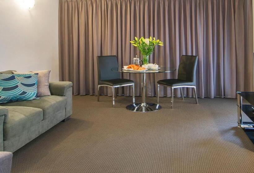 발코니가 있는 스위트, The Peninsula Riverside Serviced Apartments