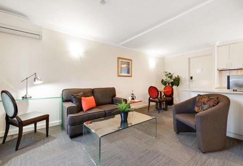 스탠다드 스튜디오, The Peninsula Riverside Serviced Apartments
