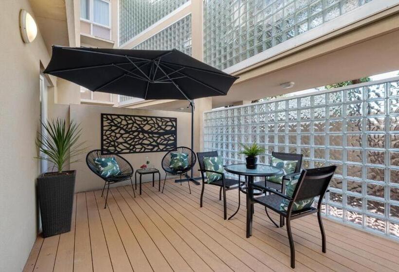 스위트, The Peninsula Riverside Serviced Apartments