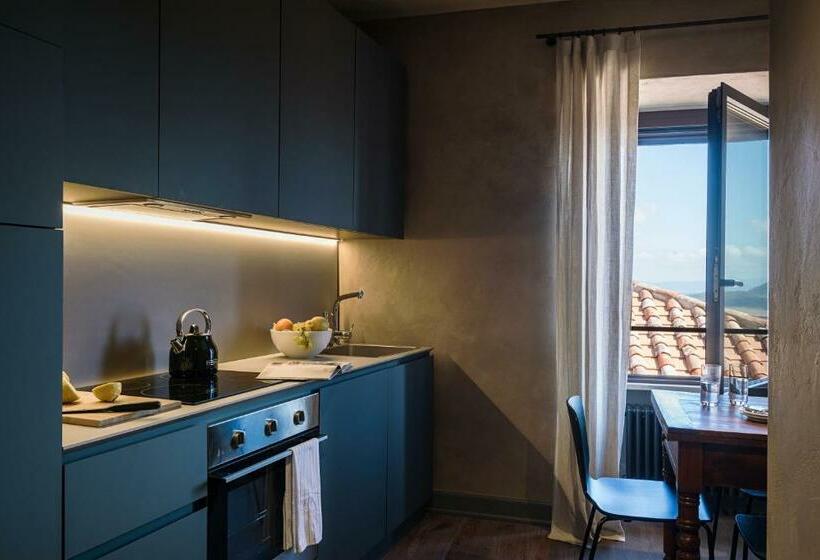 1 Bedroom Apartment Lake View, Rastrello