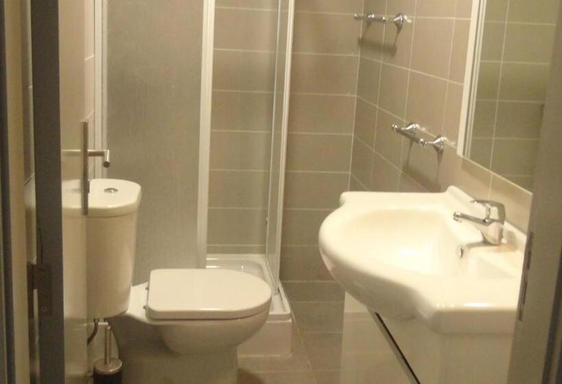 اتاق استاندارد یک تخته با سرویس بهداشتی مشترک, Be Coimbra Hostels