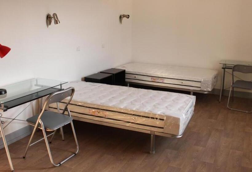اتاق استاندارد سه نفره, Be Coimbra Hostels