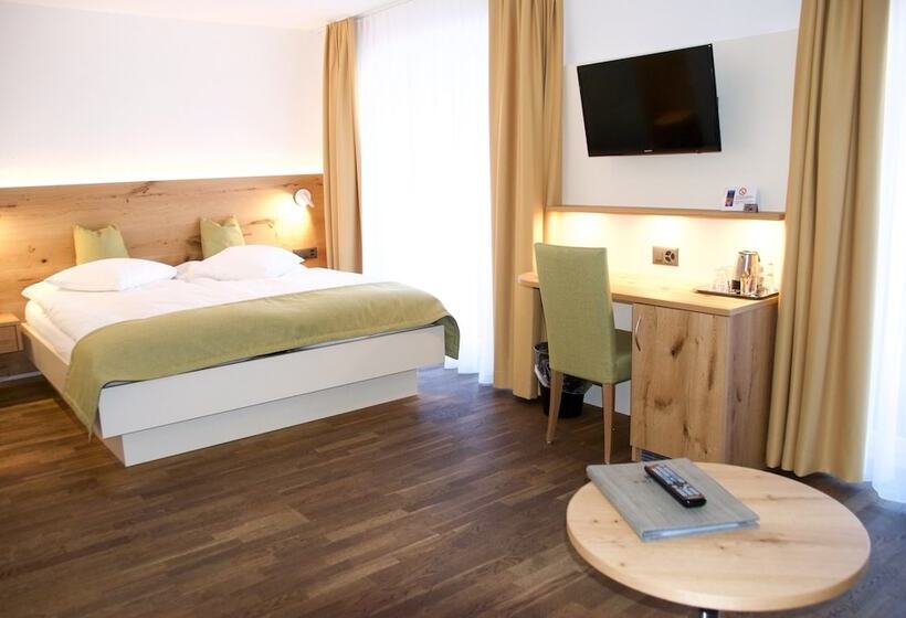 Номер Стандарт Трехместный, Bristol