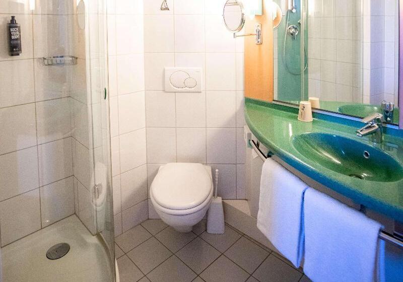 Номер Стандарт, Ibis Fribourg