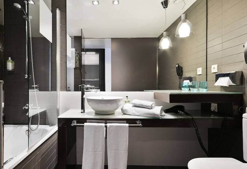 Номер Премиум, Barcelona Condal Mar Affiliated By Meliá