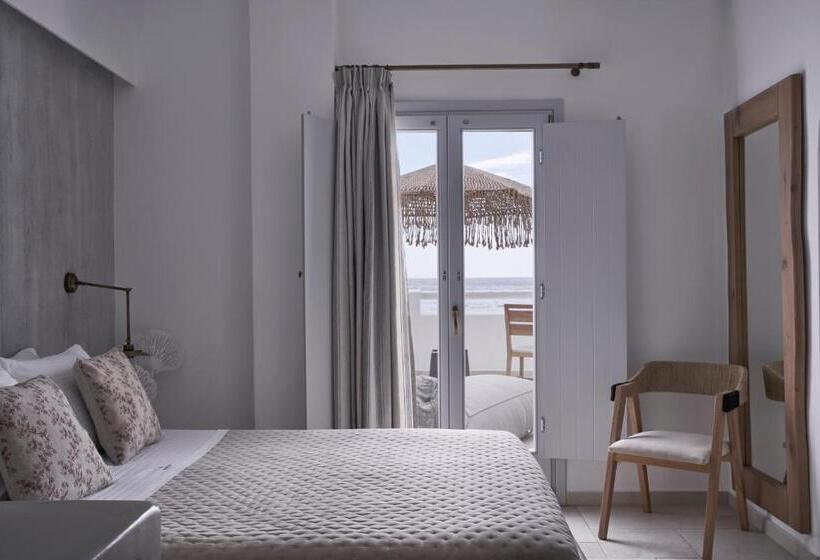 اتاق لوکس با چشم‌انداز دریا, Makris Beach