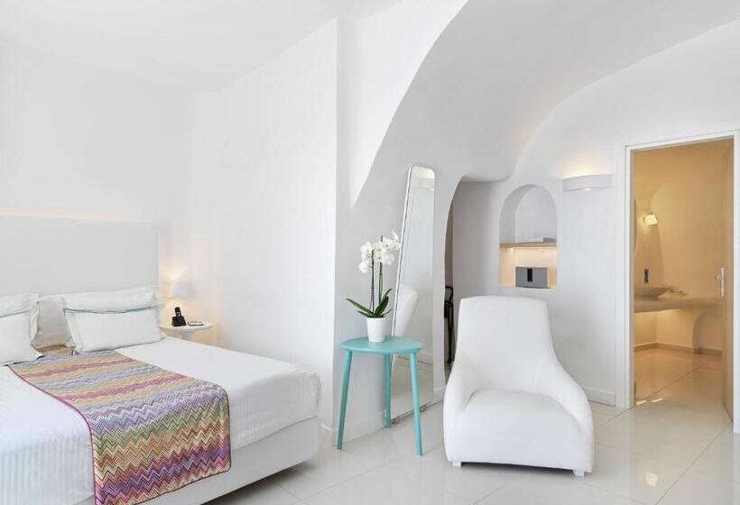 سوئیت جونیور با چشم‌انداز, Katikies Chromata Santorini   The Leading Hotels Of The World