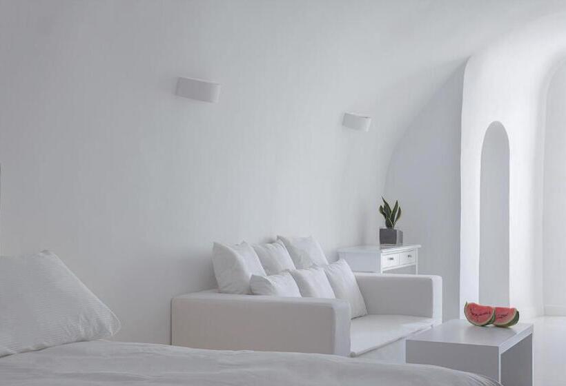 سوئیت سینیور, Katikies Chromata Santorini   The Leading Hotels Of The World