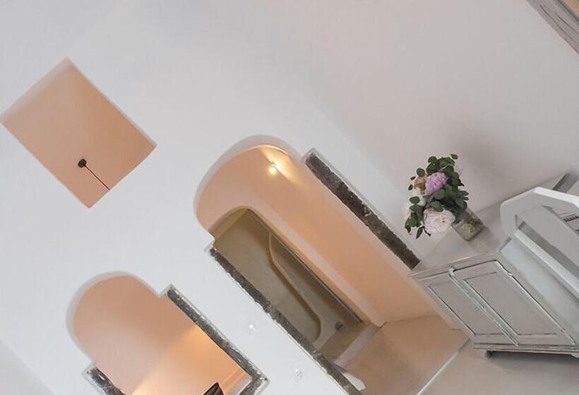سوئیت با چشم‌انداز, Pearl On The Cliff Hotel & Suites By Pearl Hotel Collection