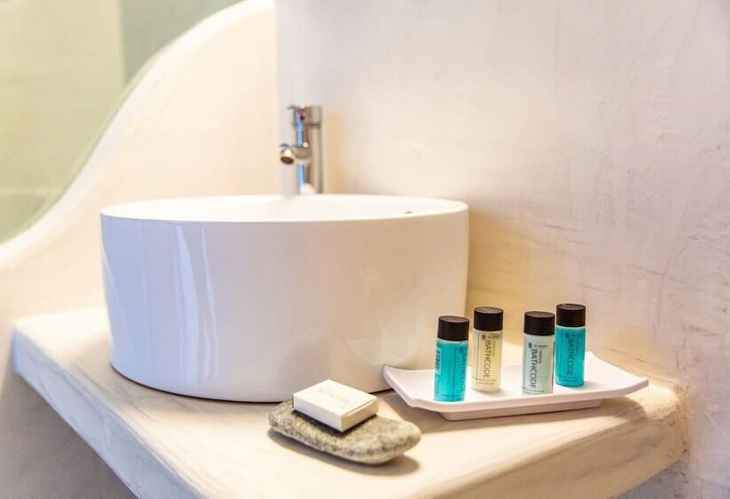 اتاق استاندارد با چشم‌انداز, Pearl On The Cliff Hotel & Suites By Pearl Hotel Collection