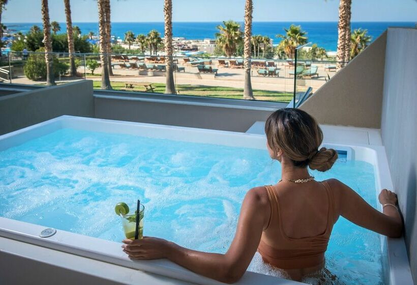 סוויטה נוף לים, Royal & Imperial Belvedere Resort