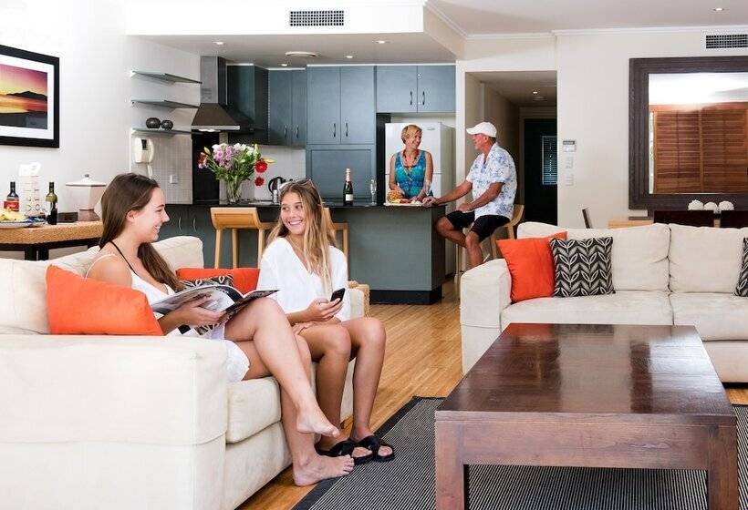 Апартаменты 2 спальни Вид на Бассейн, Colonial Resort Noosa