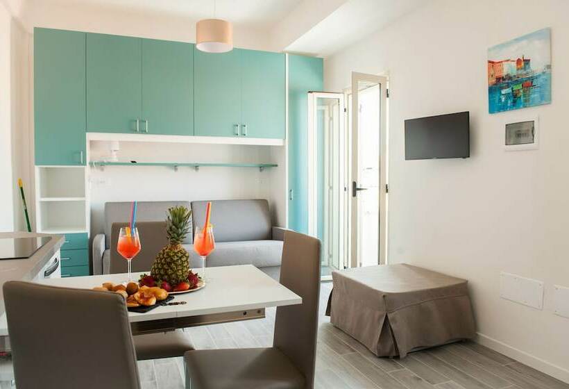 اتاق کامفورت با چشم‌انداز کنار دریا, Casa Vacanze B&b Ucciali