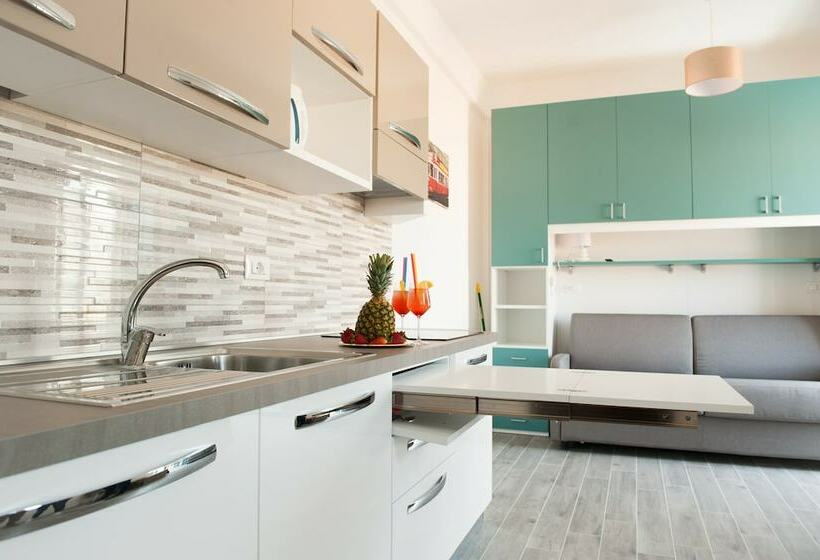اتاق کامفورت با چشم‌انداز کنار دریا, Casa Vacanze B&b Ucciali