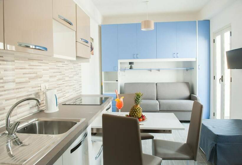 اتاق کامفورت با چشم‌انداز کنار دریا, Casa Vacanze B&b Ucciali