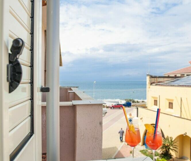 اتاق کامفورت با چشم‌انداز کنار دریا, Casa Vacanze B&b Ucciali